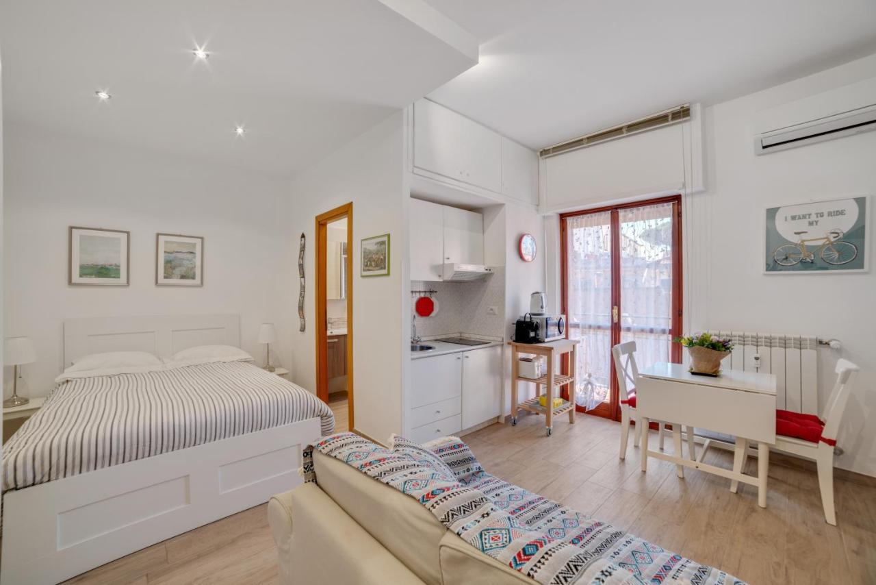 Walking Distance From San Pietro Apartment Exterior photo