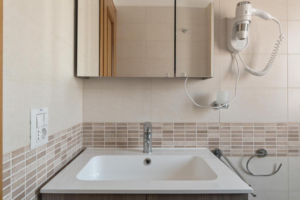 Walking Distance From San Pietro Apartment Exterior photo